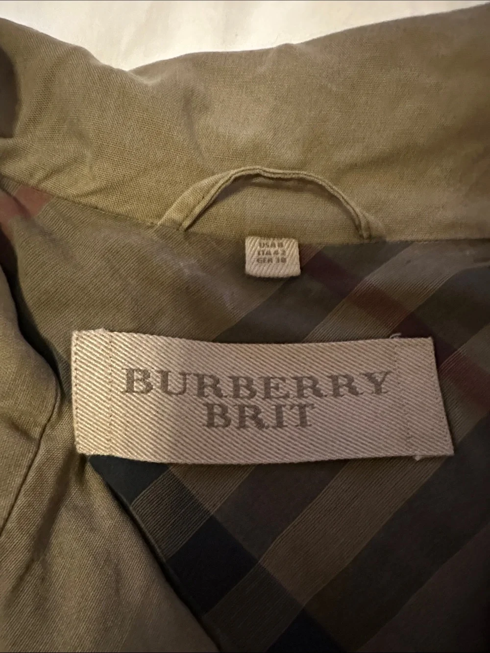 Burberry Olive Green Double-Breasted Belted Trench Jacket - Picture 2 of 6